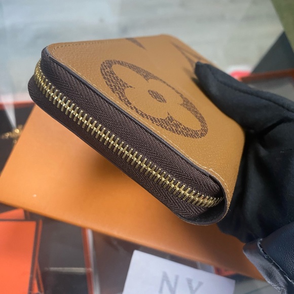 Louis Vuitton zippy long wallet - Picture 3 of 7